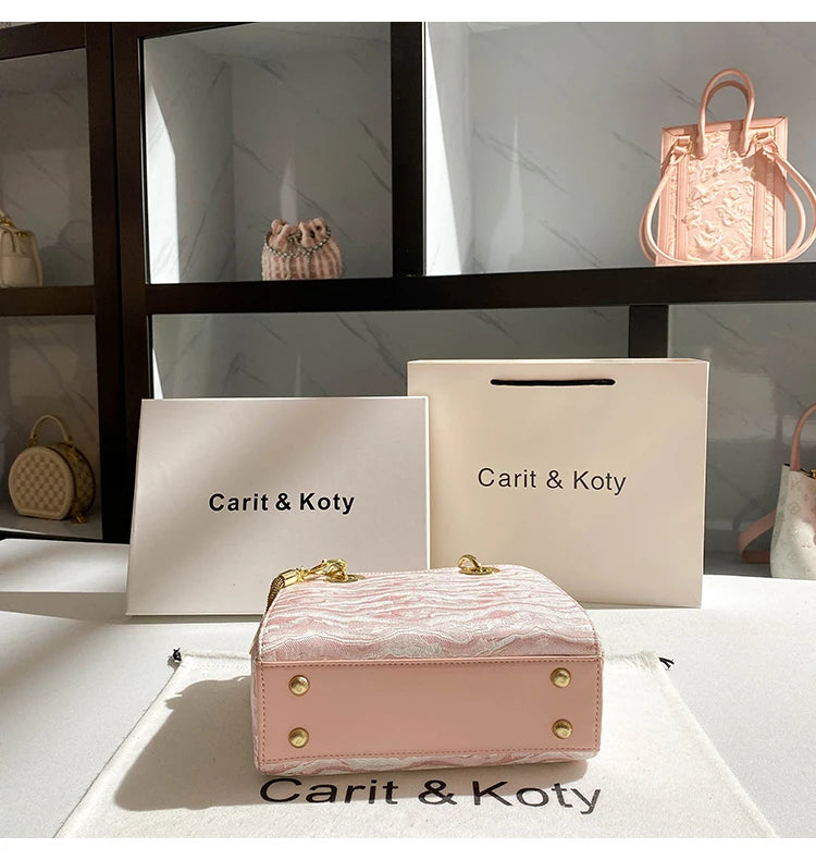 Sweet and Elegant Handheld Square Bag with Cute Pendant and Contrast Color 2025 Winter New in Handbags and Luxury Shoulder Bag